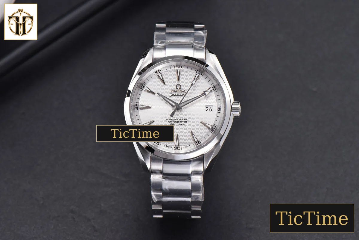 Aqua Terra 150M 41mm VSF White Wave Dial Silver Markers SS Bracelet A8500 — foto 3
