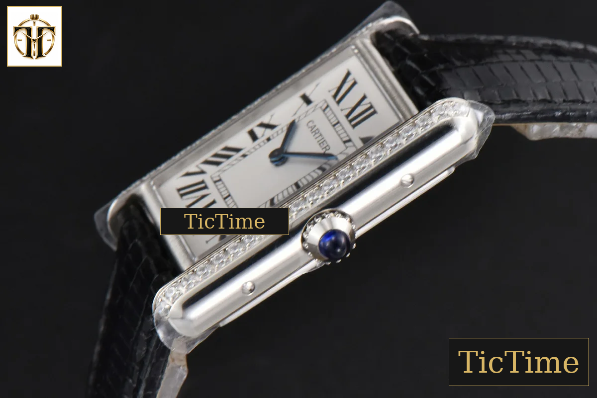 Tank Must Large 33.7×25.5mm K11F Diamond White Dial Black Croc Strap Quartz — foto 9