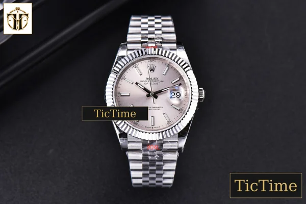 Foto frontal — Datejust 41mm GMF SS Silver Dial Lume Marker Fluted Bezel Jubille Bracelet VR3235
