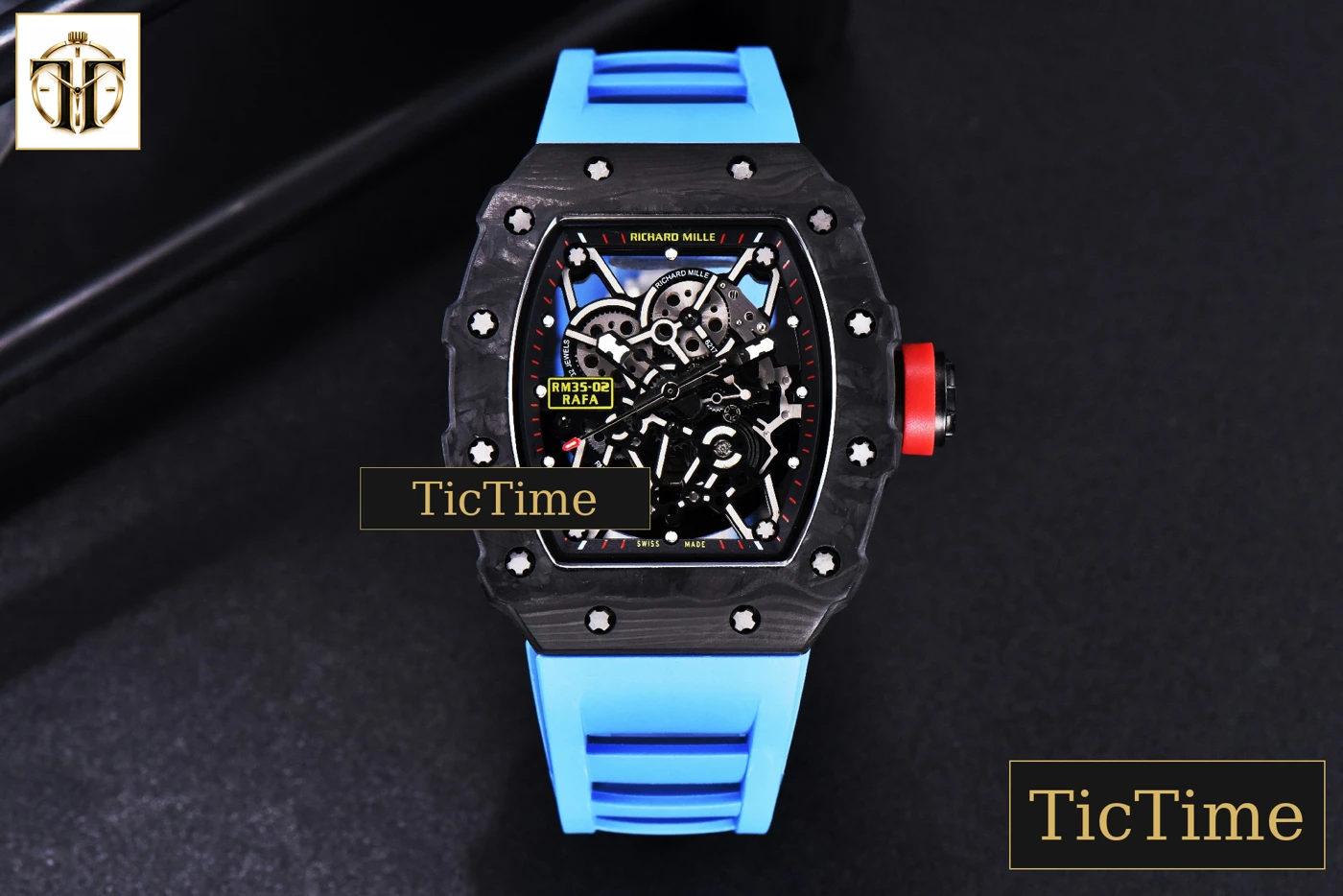 Vista frontal — RM035-02 KVF Skeleton Dial Red Blue Rubber Strap V3 Miyota8215