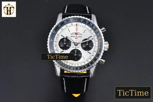 Foto frontal — Navitimer B01 43mm BLSF Silver Dial Black Subdial Black Leather Strap A7750