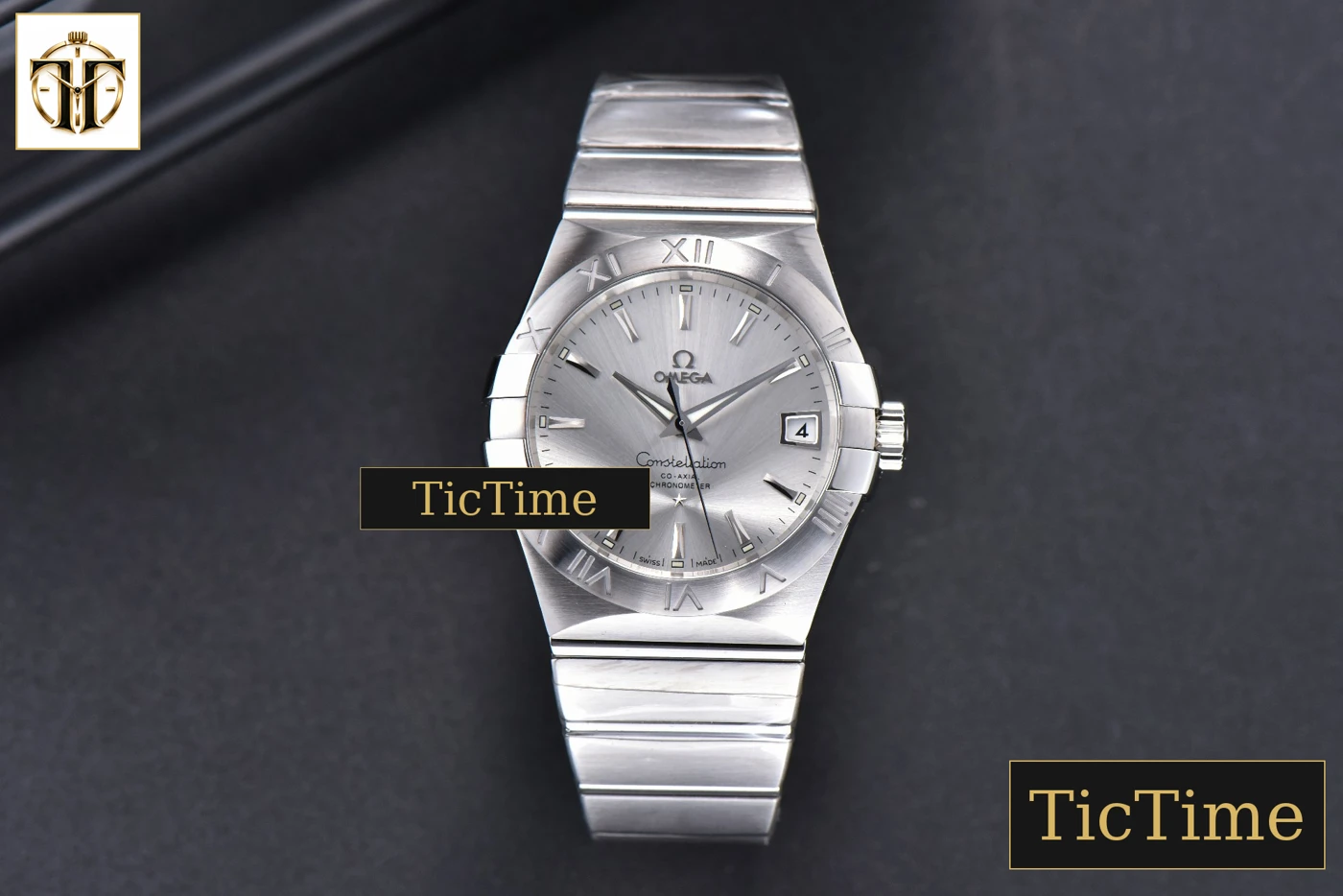 Vista frontal — Constellation 38mm VSF SS Silver Dial Stick Markers SS Bracelet A8500