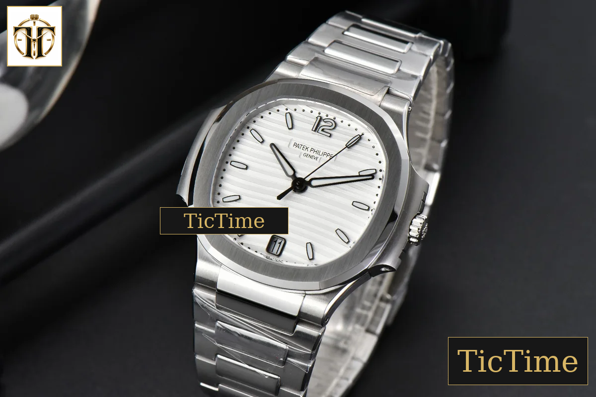 Nautilus Ladies 7118 35mm 3KF White Dial SS Bracelet A324 — foto 5