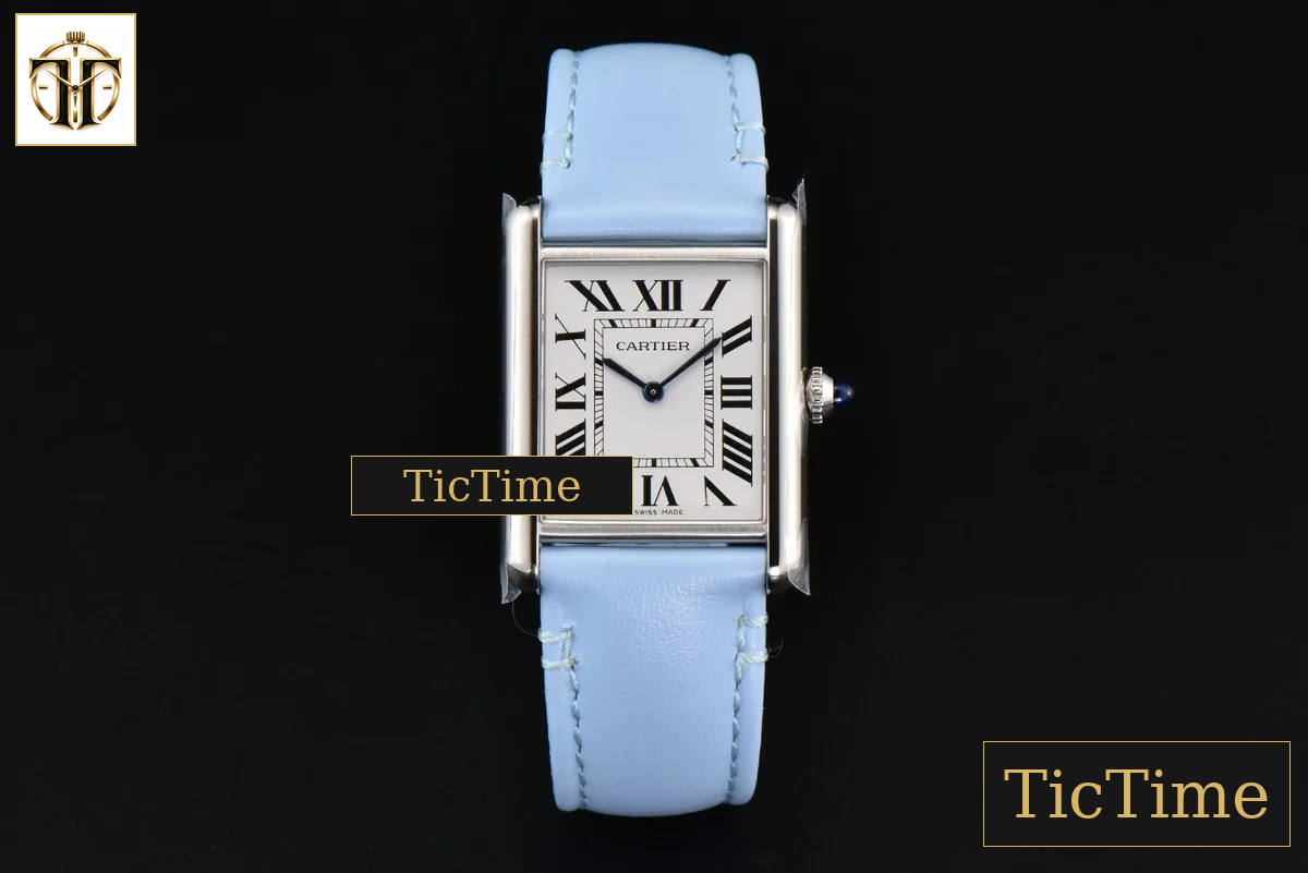 Tank Must Large 33.7×25.5mm K11F White Dial Blue Smooth Calf Strap Quartz — foto 3