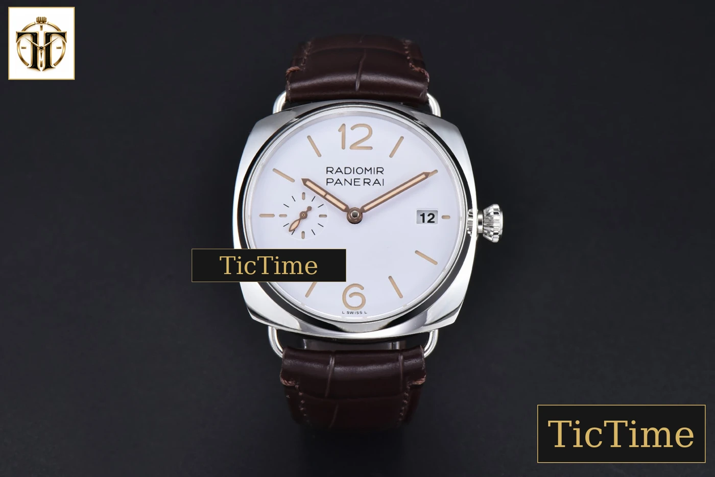 Vista frontal — Radiomir PAM1292 40mm VSF White Dial Leather Strap P900