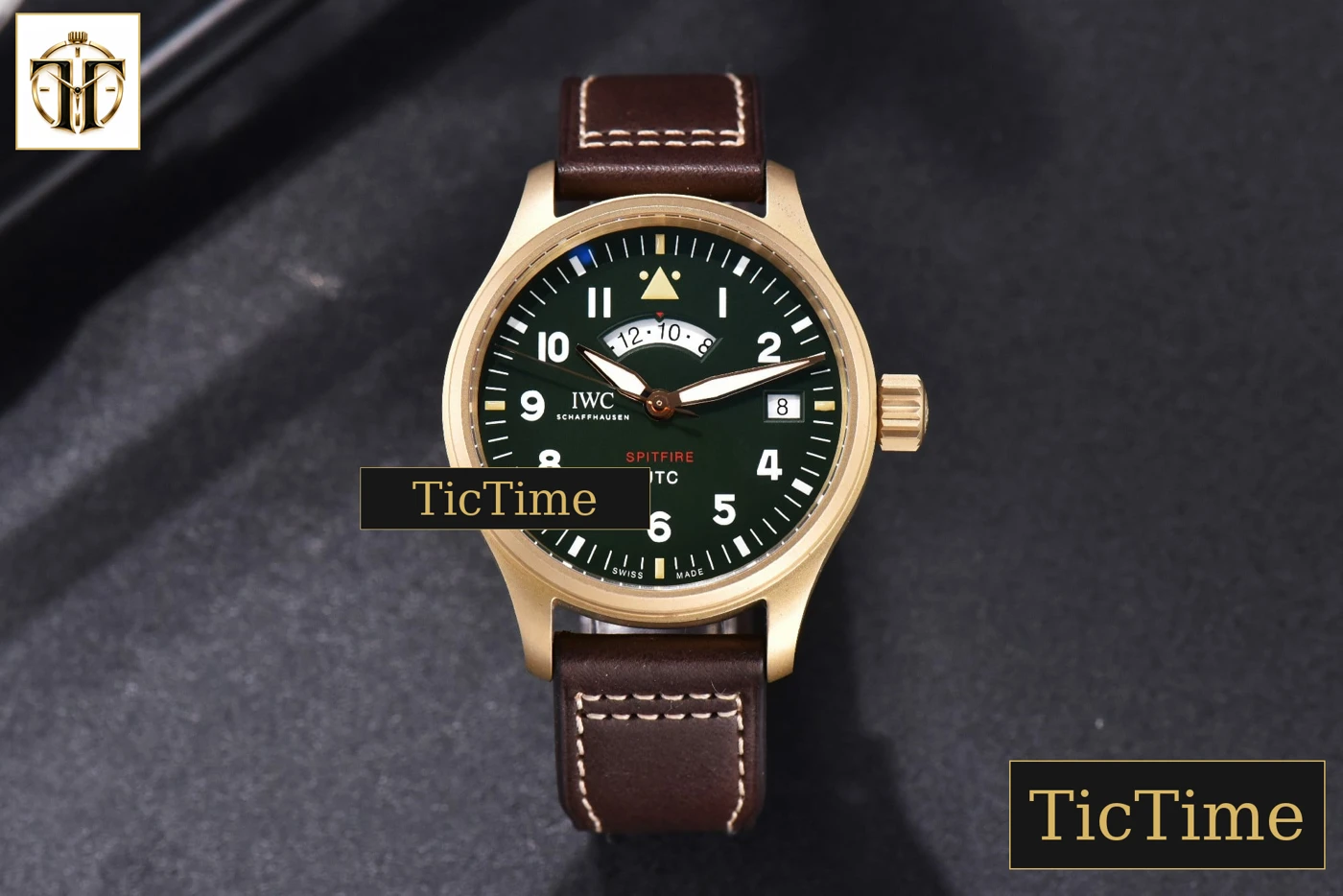 Vista frontal — Pilot UTC Spitfire “MJ271” 41mm ZF Bronze Green Dial Brown Leather Strap A2836