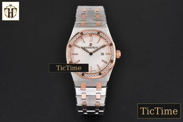 Foto frontal — Royal Oak Ladies 33mm 8F RG/SS Diamond White Dial RG/SS Bracelet Swiss Quartz