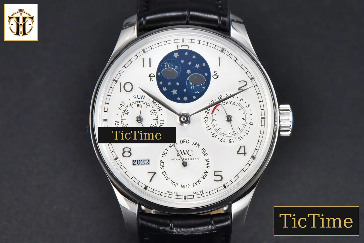 Portugieser Perpetual Calendar IW5033 42mm APSF SS White Dial Black Leather Strap A52610 — foto 2