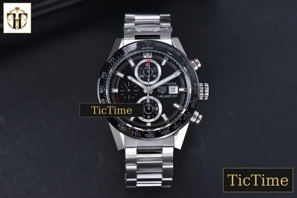 Foto frontal — Calibre Heuer 01 Chrono 43mm XF PVD Black Dial SS Bracelet A1887