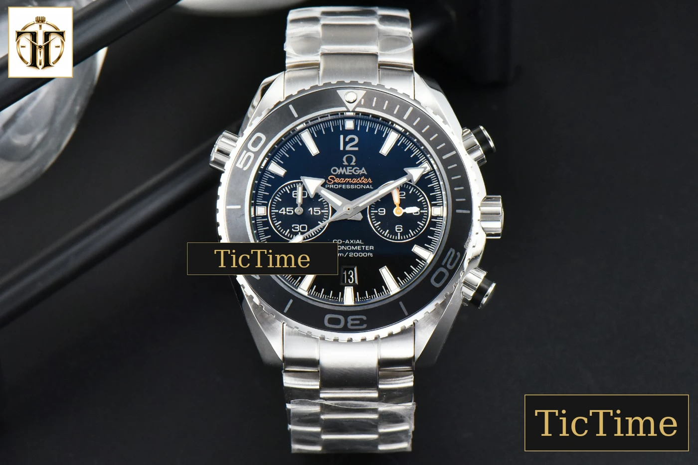 Vista frontal — Planet Ocean Chrono 45.5mm OMF Black Dial SS Bracelet A9300