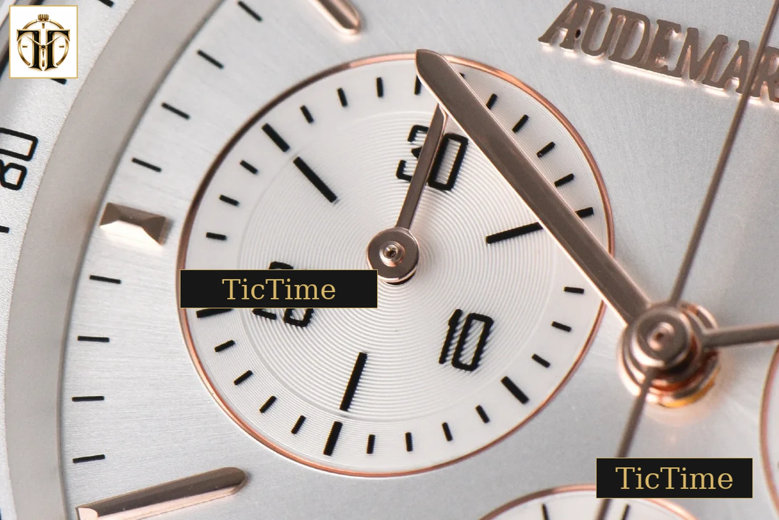 Code 11.59 Chrono 26393 41mm APSF Silver Dial Gold Hands Gray Leather Strap SA4401 — foto 7