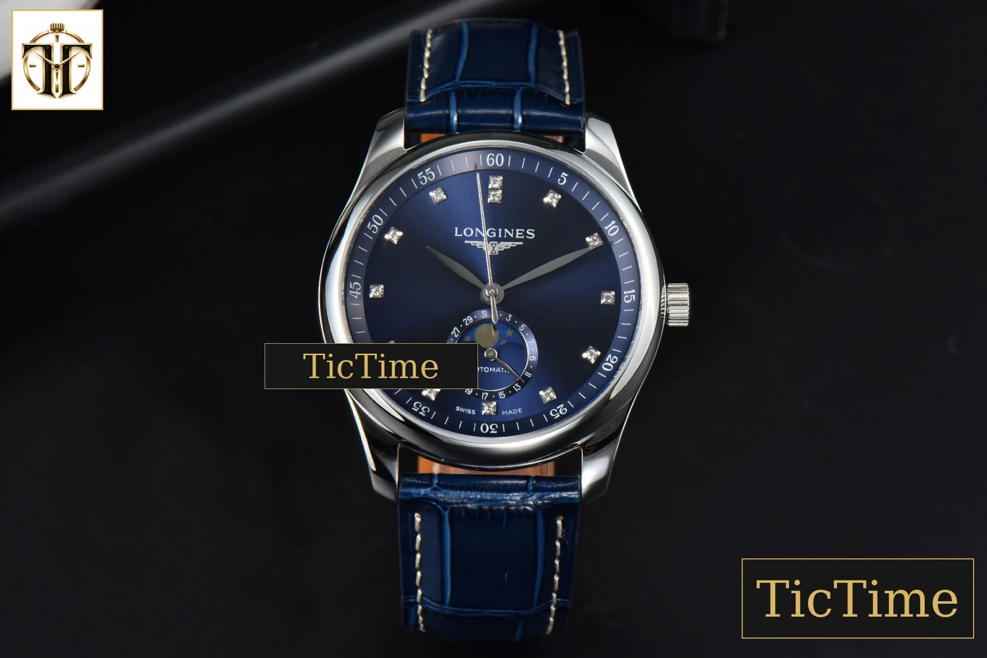 Vista frontal — Master Moonphase 40mm GF Blue Dial Diamond Marker Blue Leather Strap A899
