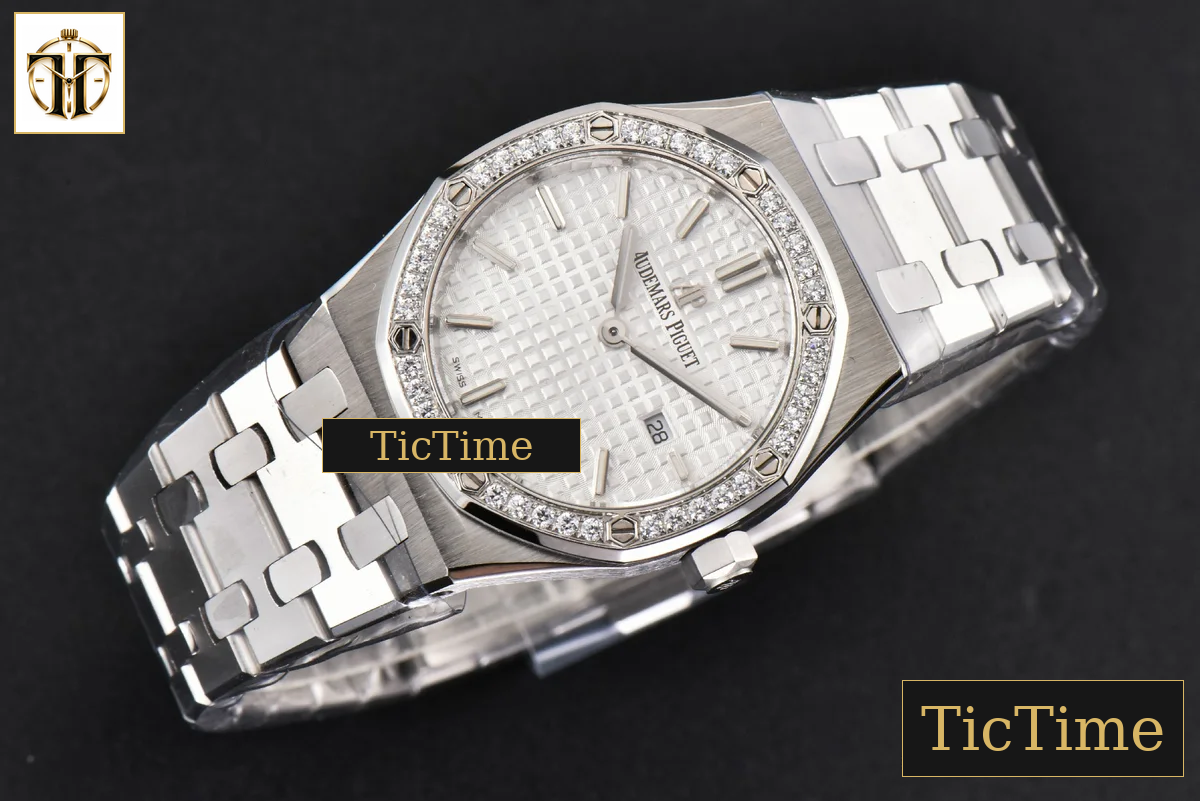 Royal Oak Ladies 33mm 8F Diamond White Dial SS Bracelet Swiss Quartz — foto 4
