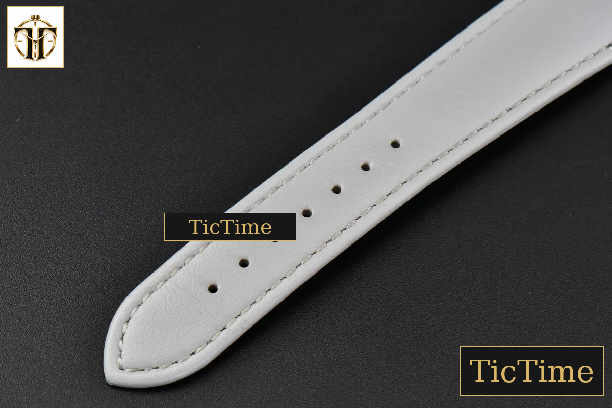 Tank Must Large 33.7×25.5mm K11F White Dial Gray Smooth Calf Strap Quartz — foto 26