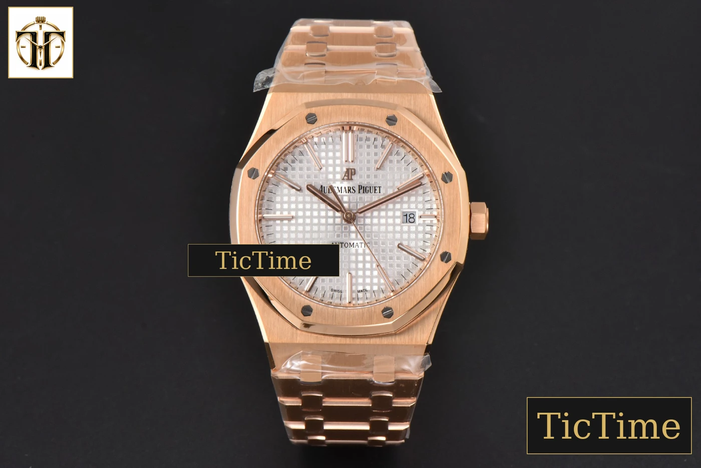 Vista frontal — Royal Oak 15400 41mm ZF RG White Textured Dial RG Bracelet SA3120