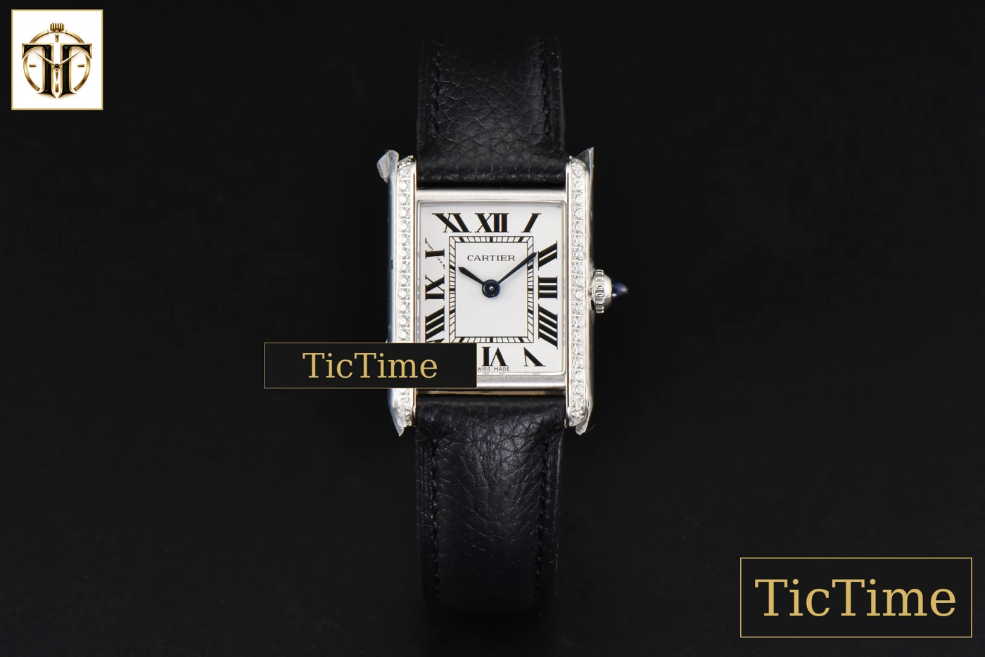 Vista frontal — Tank Must Small 29.5×22mm K11F Diamond White Dial Litchi Grained Smooth Strap Quartz