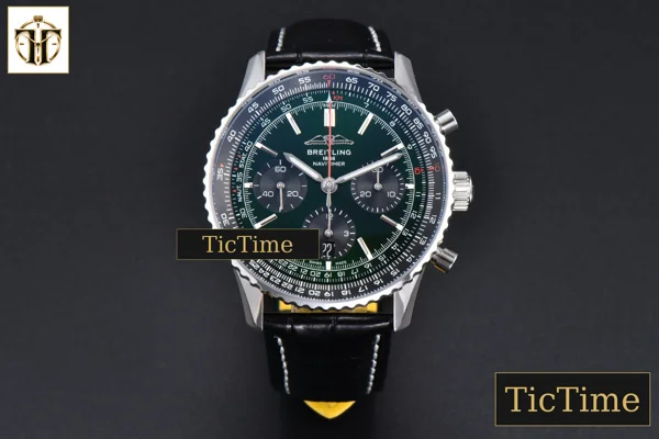 Foto frontal — Navitimer B01 43mm BLSF Green Dial Black Leather Strap A7750