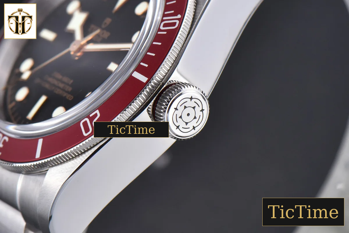 Heritage Black Bay Shield 2016 41mm ZF Red SS Bracelet A2824 — foto 11