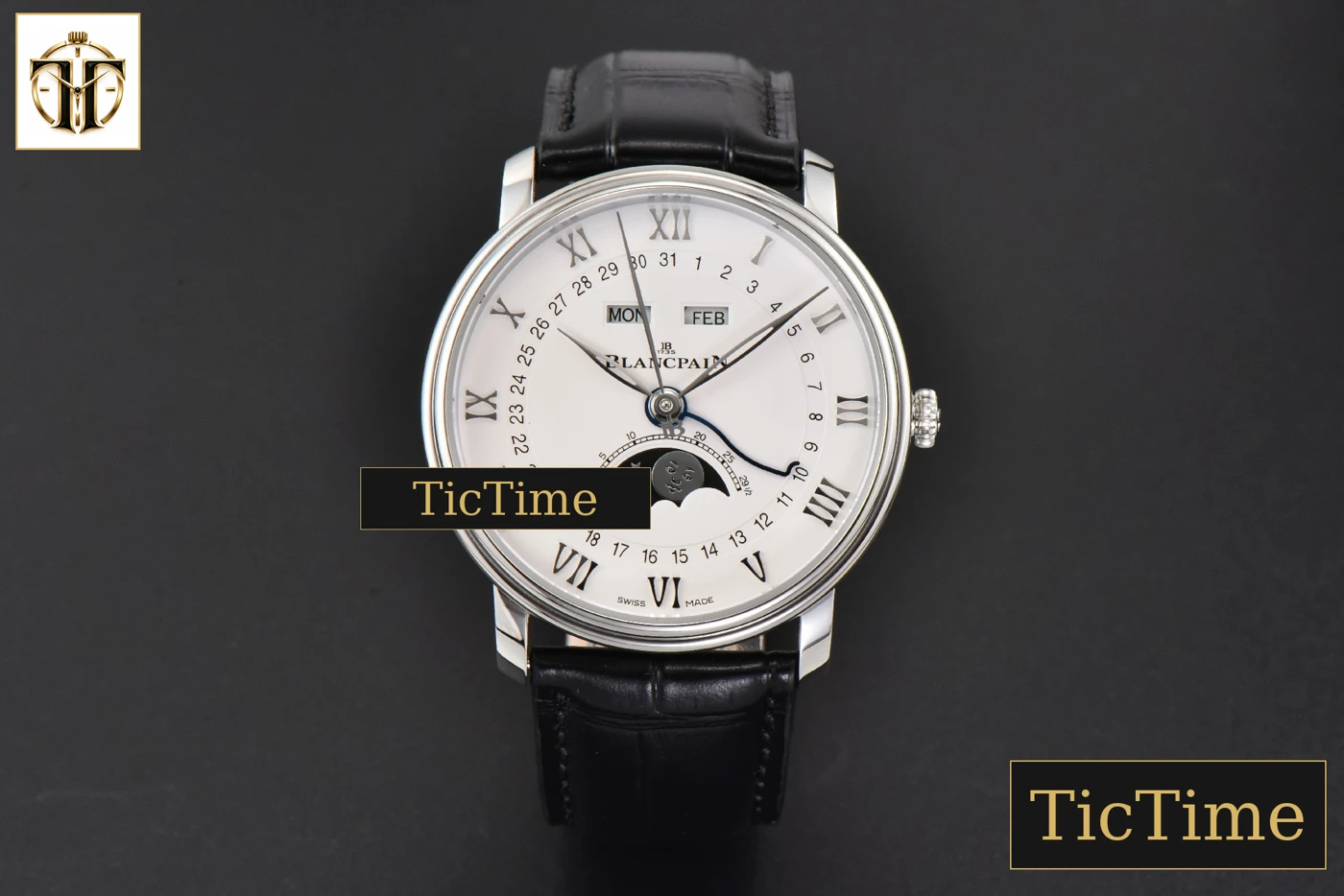 Vista frontal — Villeret Complicated Function 6654 40mm OMF White Dial Black Leather Strap V3 A6654