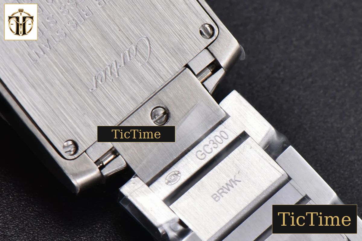 Tank Francaise Small 25.7mmx21.2mm 8848F Diamond Marker SS Bracelet Quartz — foto 17