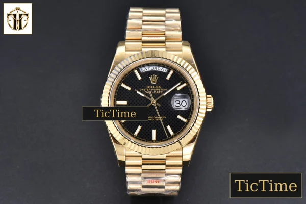 Foto frontal — DayDate 40mm GMF YG Black Dial Lume Marker President Bracelet A3235