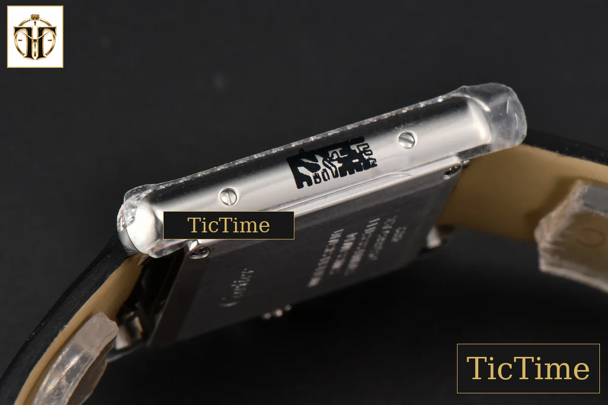 Tank Must Small 29.5×22mm K11F Diamond White Dial Black Smooth Strap Quartz — foto 13