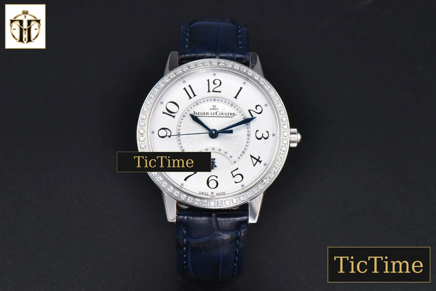 Vista frontal — Rendez-Vous Night & Day 34mm APSF Diamond White Textured Dial Blue Leather Strap A898