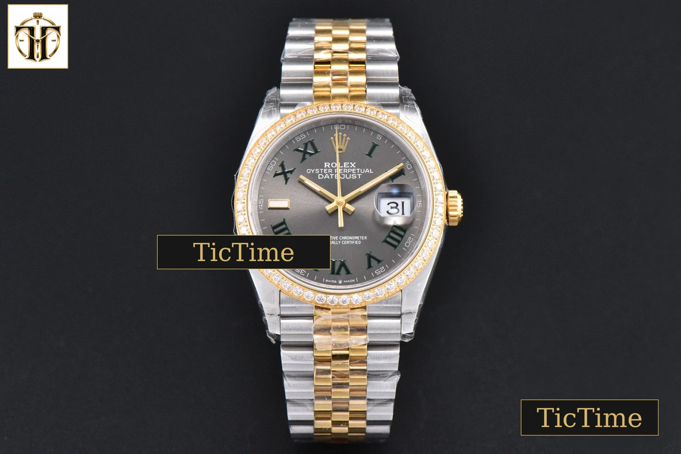 Vista frontal — DateJust 126233 36mm VSF YG/SS Diamond Bezel Wimbleton Gray Dial Green Marker Jubilee Bracelet VS3235