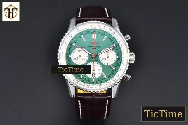 Foto frontal — Navitimer B01 43mm BLSF Green Dial White Subdial Black Leather Strap A7750