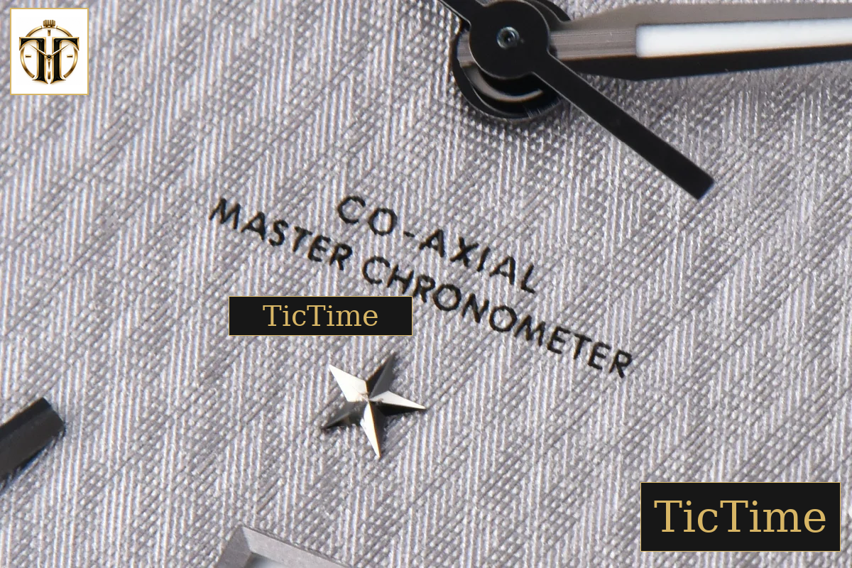 Constellation 41mm VSF Black Dial Black Black/Silver Bezel Gummy Strap A8900 — foto 7
