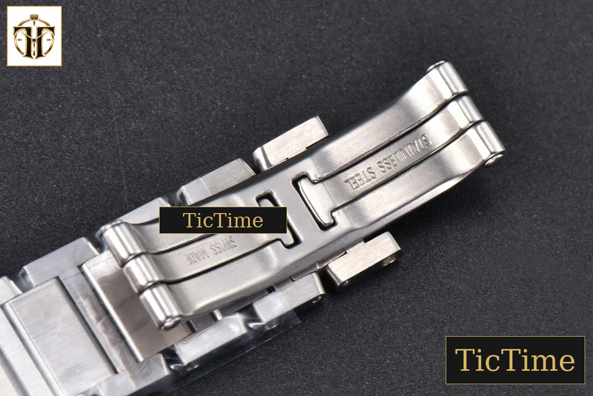 Tank Francaise Small 25.7mmx21.2mm 8848F Diamond Marker SS Bracelet Quartz — foto 19