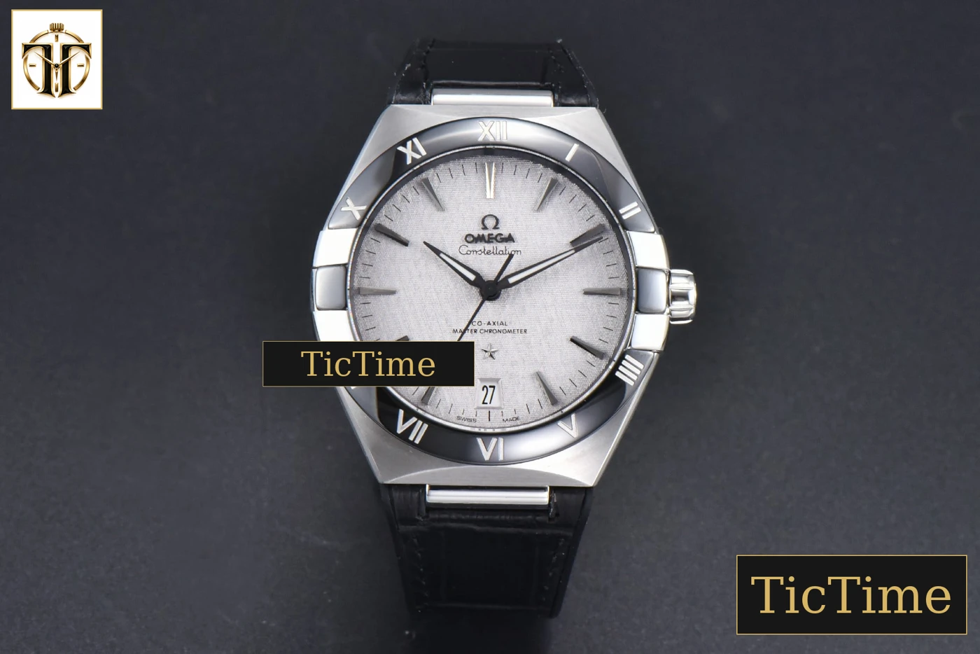 Vista frontal — Constellation 41mm VSF Black Dial Black Black/Silver Bezel Gummy Strap A8900