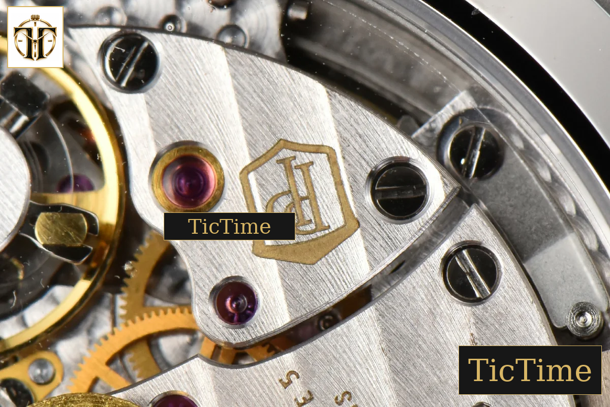 Nautilus Ladies 7118 35mm 3KF Diamond White Dial SS Bracelet 324CS — foto 18