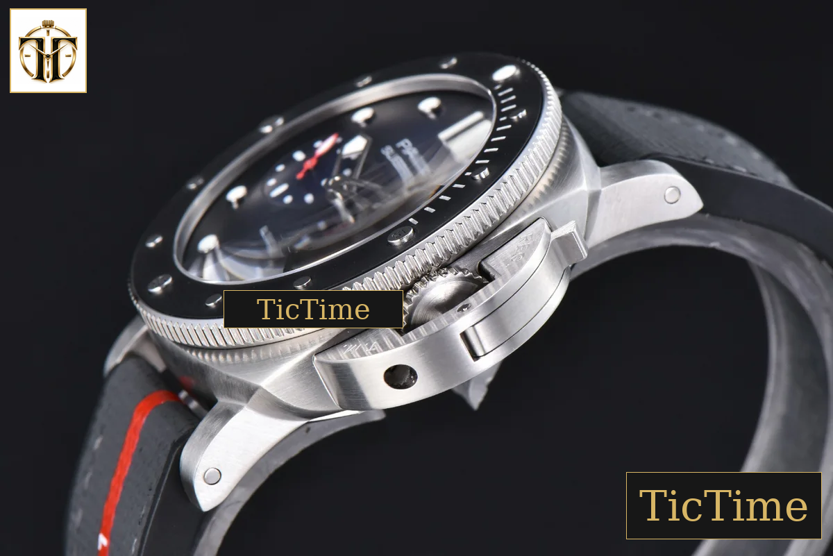 Submersible Luna Rossa PAM1565 42mm VSF Blue Dial Gummy Strap P900 — foto 11