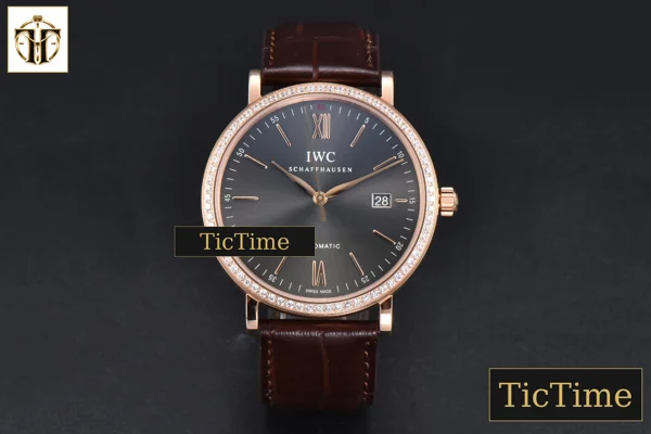 Foto frontal — Portofino 40mm V7F RG Diamond Gray Dial RG Marker Brown Leather Strap A2892