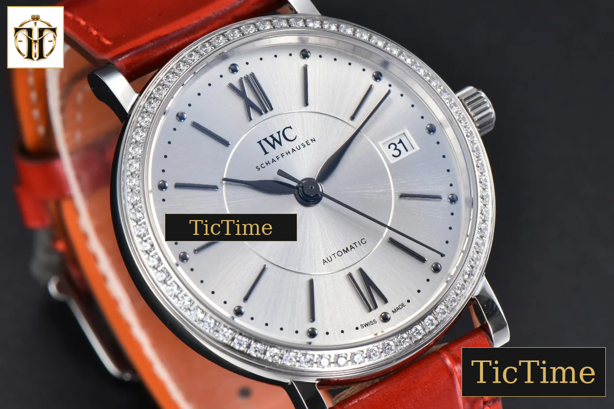 Portofino 37mm V7F Diamond Silver Dial Silver Marker Red Leather Strap A2892 — foto 12