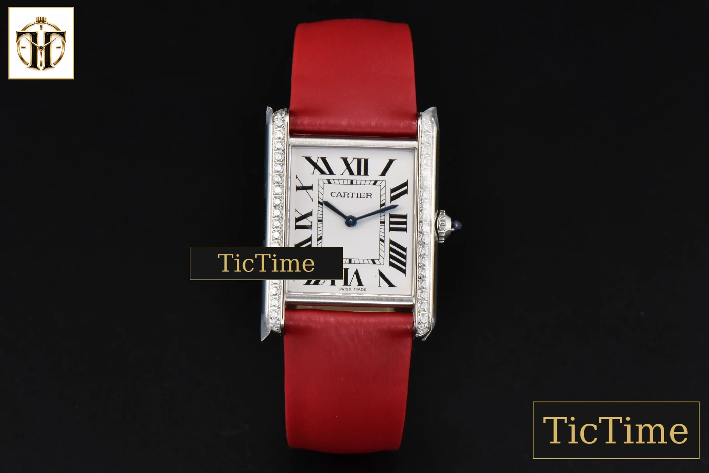 Vista frontal — Tank Must Large 33.7×25.5mm K11F Diamond White Dial Red Smooth Calf Strap Quartz