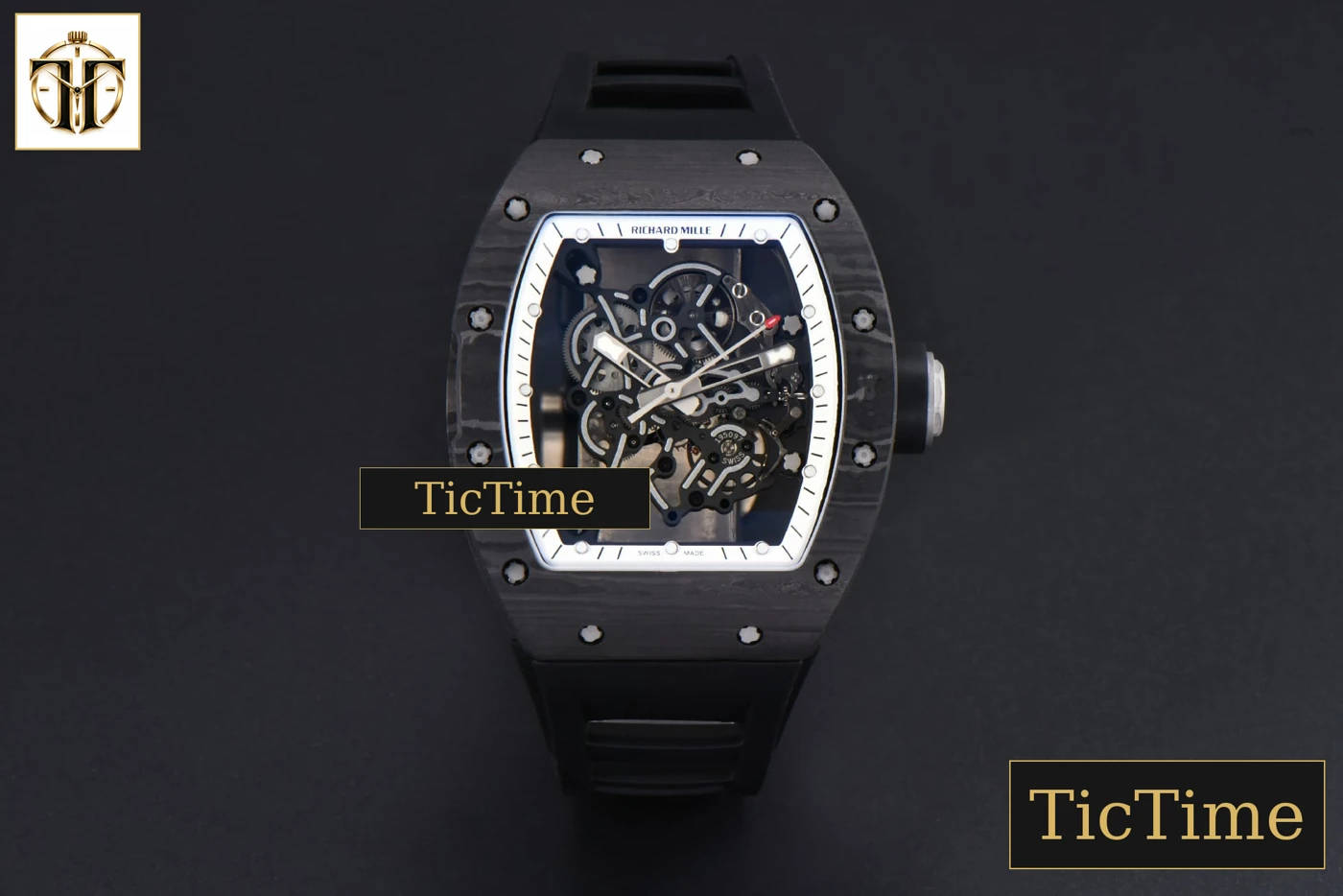 Vista frontal — NTPT RM055 43mm ZF White Bezel Black Crown Black Rubber Strap V6 RMUL2