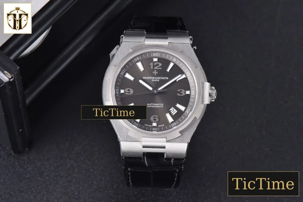 Foto frontal — Overseas 47040 42mm MKF Gray Dial Leather Strap 9015