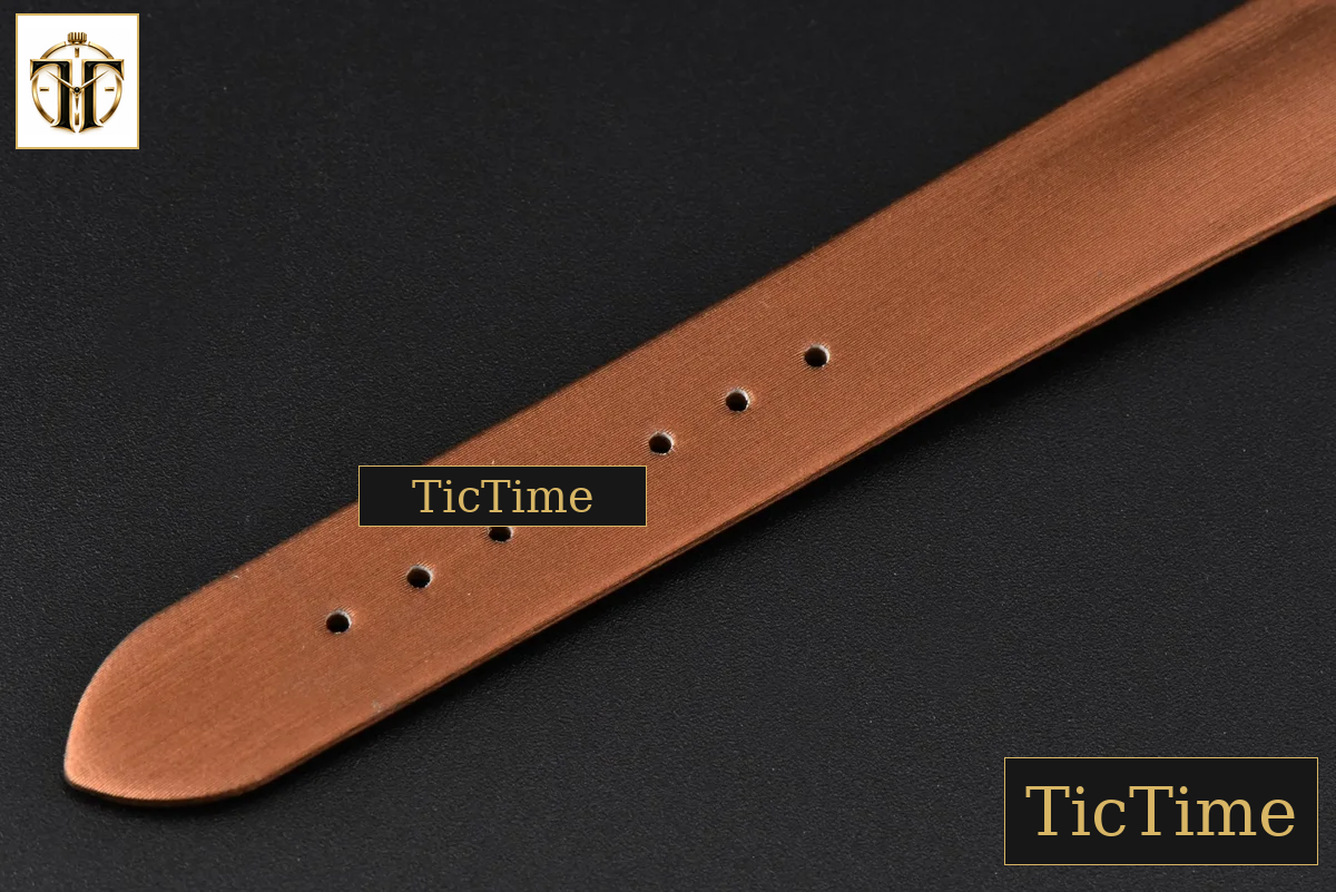 Tank Must Small 29.5×22mm K11F Diamond White Dial Brown Smooth Strap Quartz — foto 21
