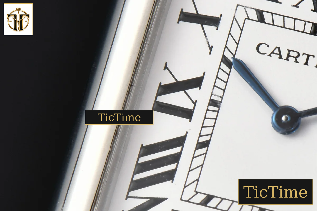 Tank Must Large 33.7×25.5mm K11F White Dial Gray Smooth Calf Strap Quartz — foto 6