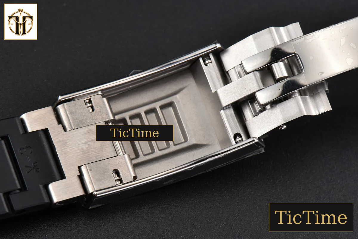 Yacht-Master Opals Surface 42mm CSF Black Dail Oysterflex Strap VR3235 — foto 38