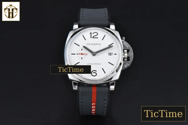 Foto frontal — Luminor Due Luna Rossa PAM1381 42mm VSF White Dial Gummy Strap P900