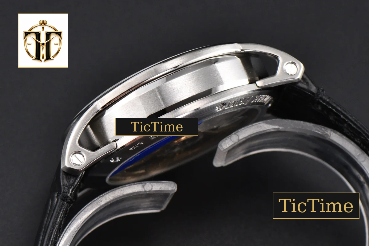 Code 11.59 Chrono 26393 41mm APSF SS Black Dial Black Leather Strap SA4401 — foto 28