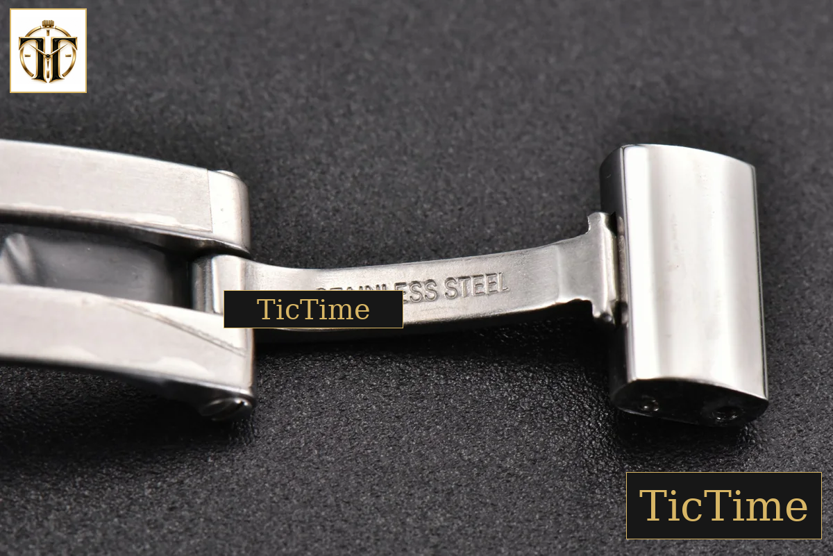 Tank Must Small 29.5mmx22mm K11F White Dial SS Bracelet Ronda Quartz — foto 24