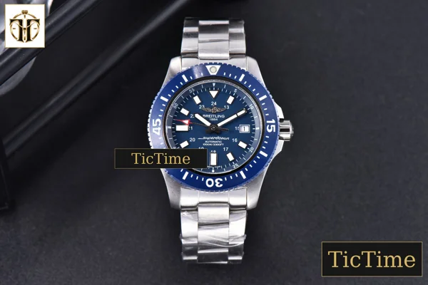 Foto frontal — Superocean 44mm TF Black Ceramic Blue Dial SS Bracelet A2824