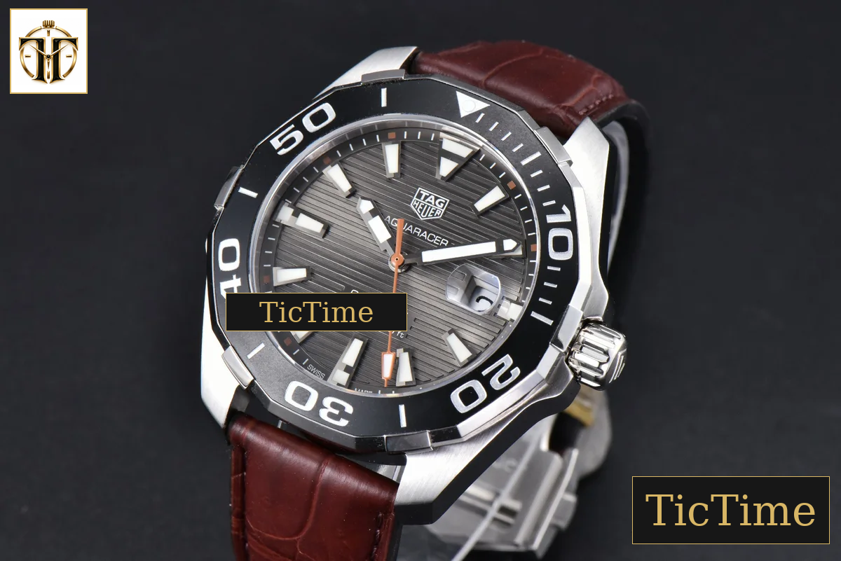 Aquaracer Calibre 5 43mm OF Black Dial Brown Hand Brown Leather Strap SW200 — foto 4