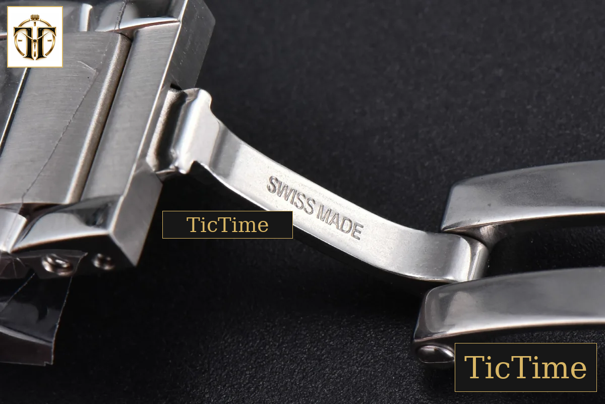 Tank Francaise Small 25.7mmx 21.2mm K11F SS Bracelet Quartz — foto 24