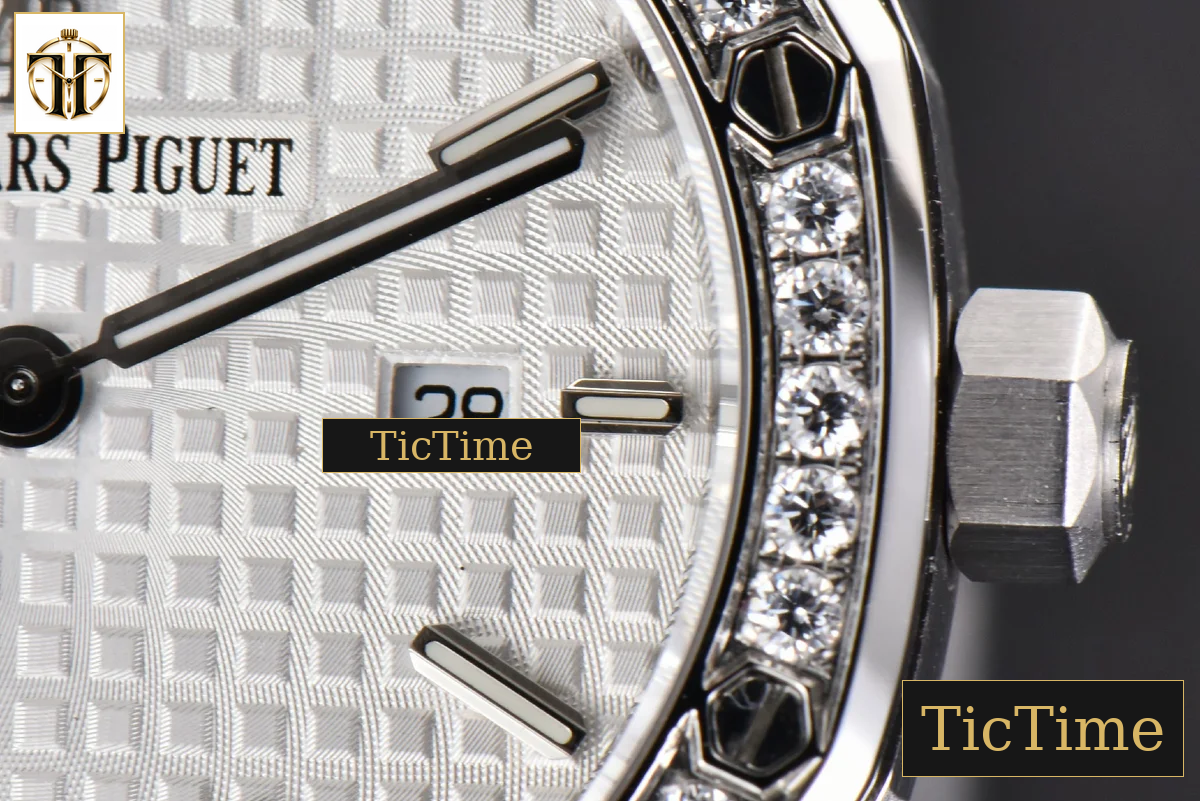 Royal Oak Ladies 33mm 8F Diamond White Dial SS Bracelet Swiss Quartz — foto 10