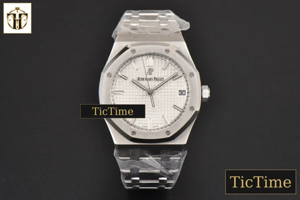 Foto frontal — Royal Oak 15500 41mm ZF White Textured Dial SS Bracelet (V2 free sprung ) A4302